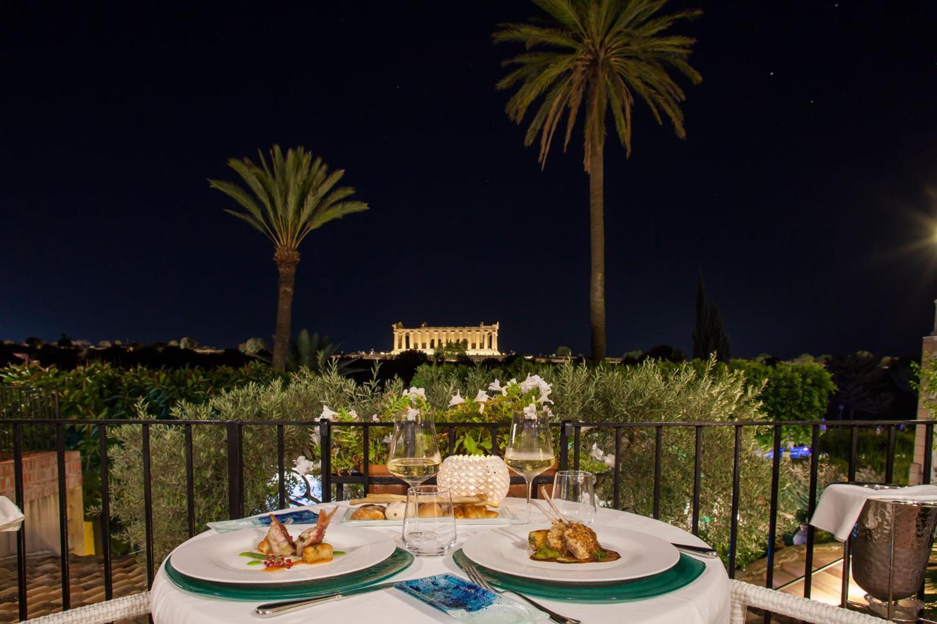 Villa Athena Resort Agrigento Bagian luar foto The Acropolis view from the hotel